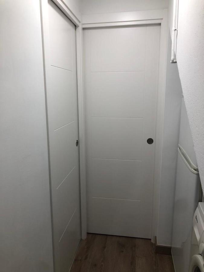 Apartamento Alojamiento Karina Les Exterior foto