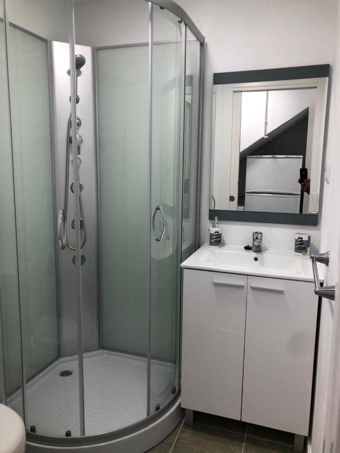 Apartamento Alojamiento Karina Les Exterior foto