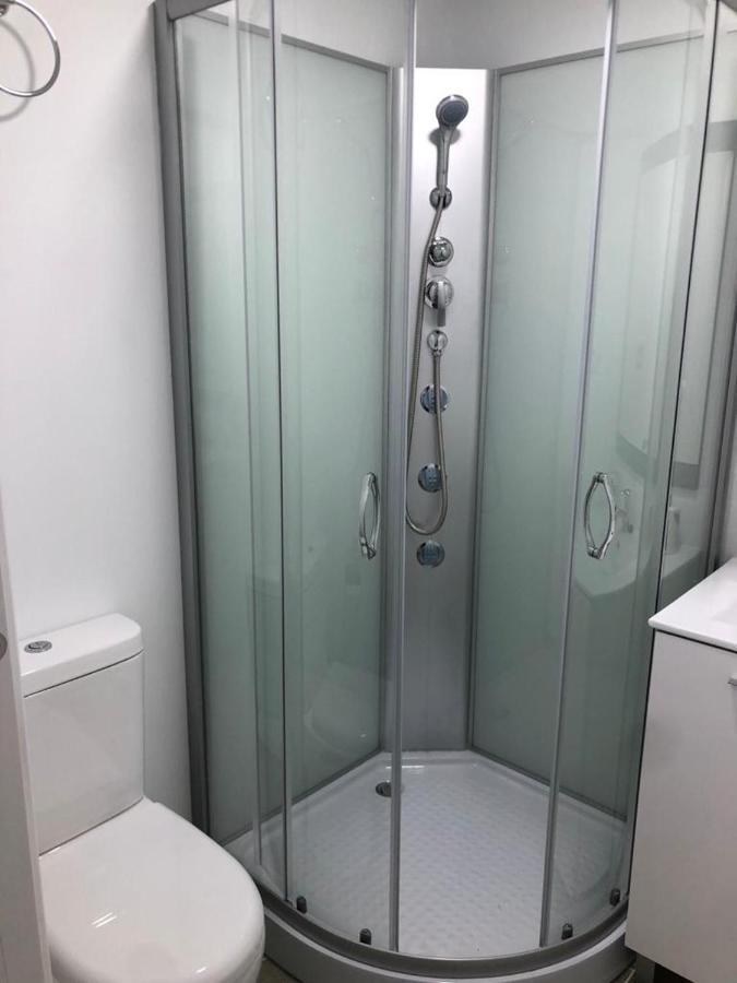 Apartamento Alojamiento Karina Les Exterior foto