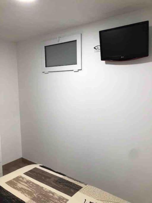 Apartamento Alojamiento Karina Les Exterior foto