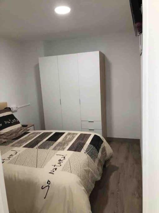 Apartamento Alojamiento Karina Les Exterior foto
