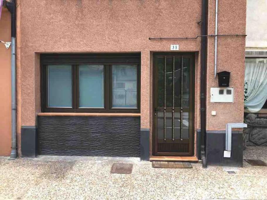 Apartamento Alojamiento Karina Les Exterior foto