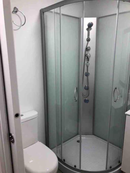 Apartamento Alojamiento Karina Les Exterior foto